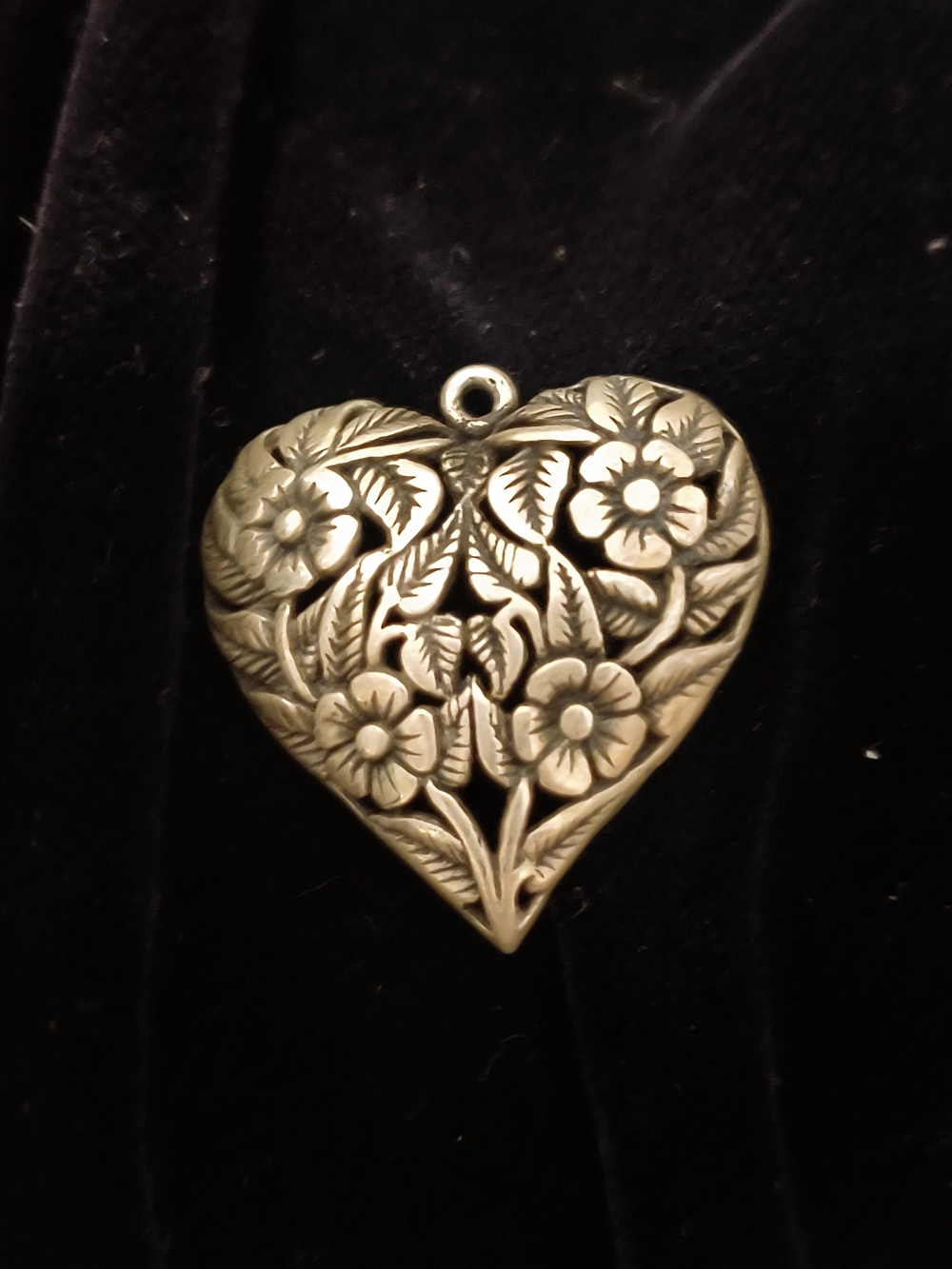 Vintage Jezlaine Sterling Silver Floral Heart Pendant